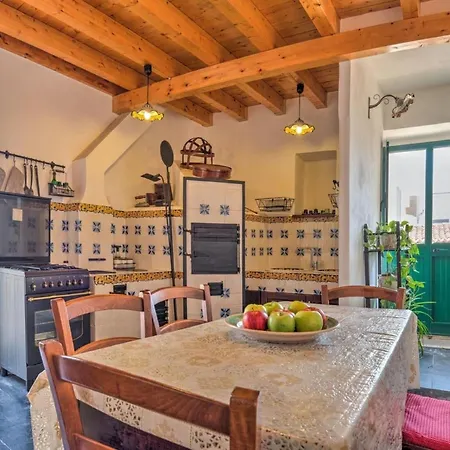 Agamennone- 20 Meter Vom Entfernt Mit Einer Moeblierten Terrasse- By Interhome