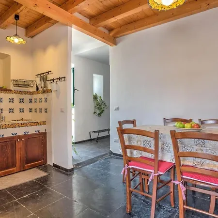 Agamennone- 20 Meter Vom Entfernt Mit Einer Moeblierten Terrasse- By Interhome Apartment *